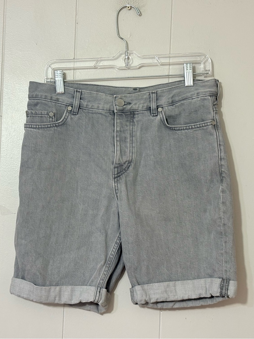 COS Men’s Gray Denim Bermuda Shorts Button Fly Size 29